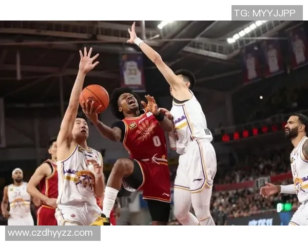 古德温表现出色砍下36分10篮板原帅助力山西主场战胜四川队 古德温表现出色砍下36分10篮板原帅助力山西主场战胜四川队